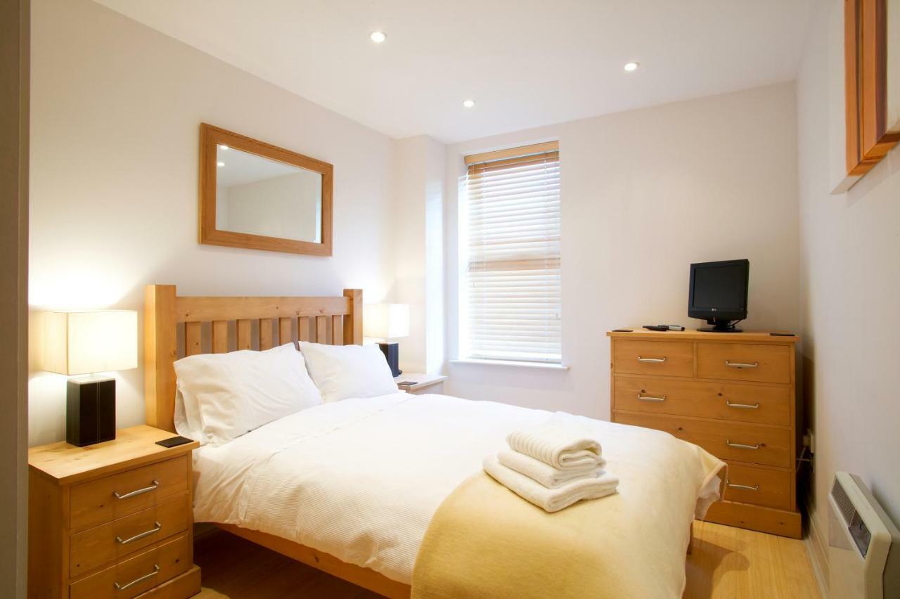 2 Bed 2 Bath At Pelican Hse In Newbury - Free Secure, Allocated Parking Ngoại thất bức ảnh